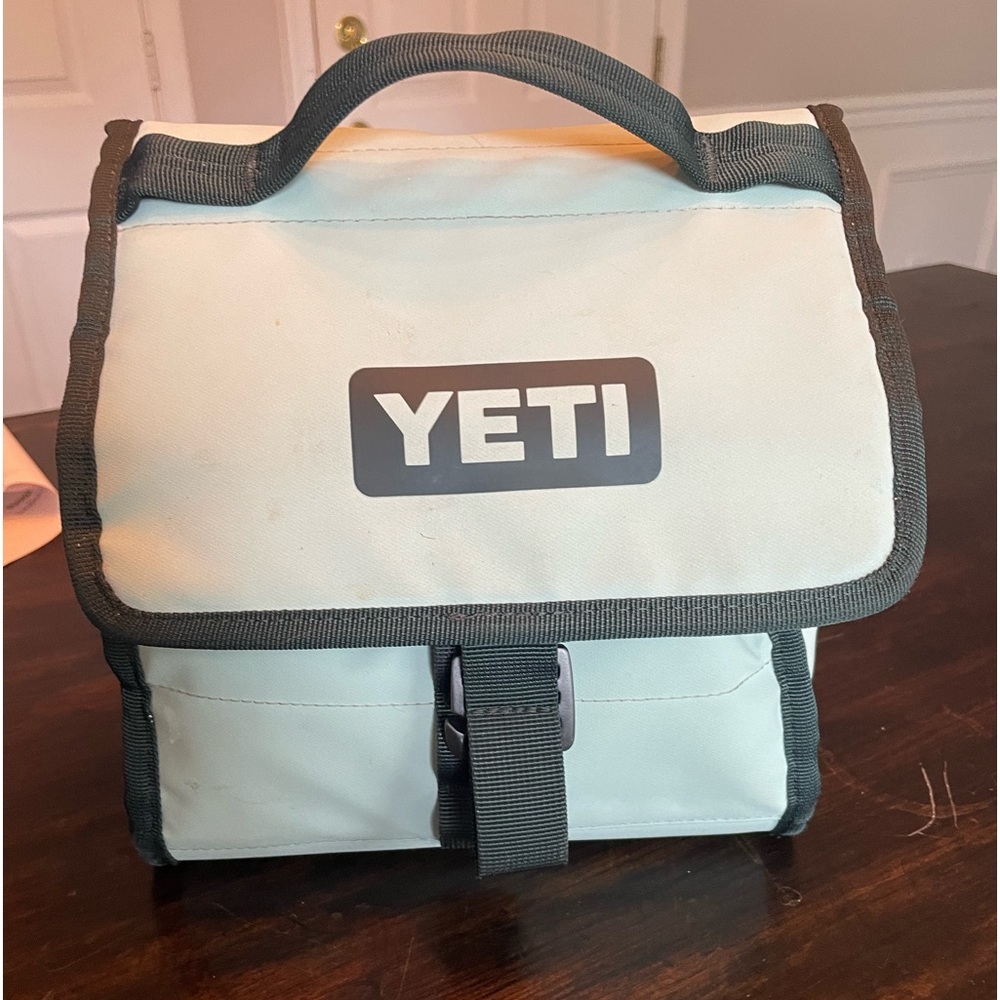YETI Sagebrush Day Trip Lunch Box